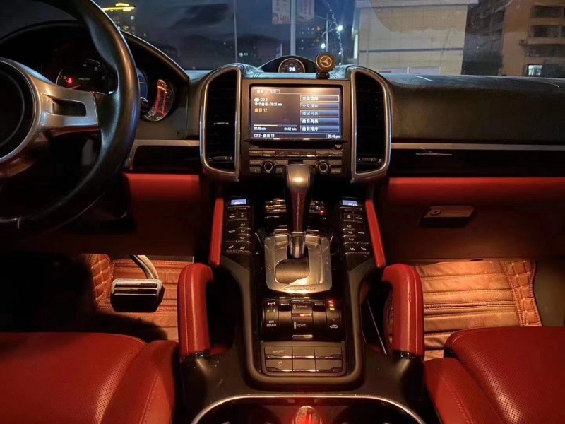 益阳13年保时捷卡宴3