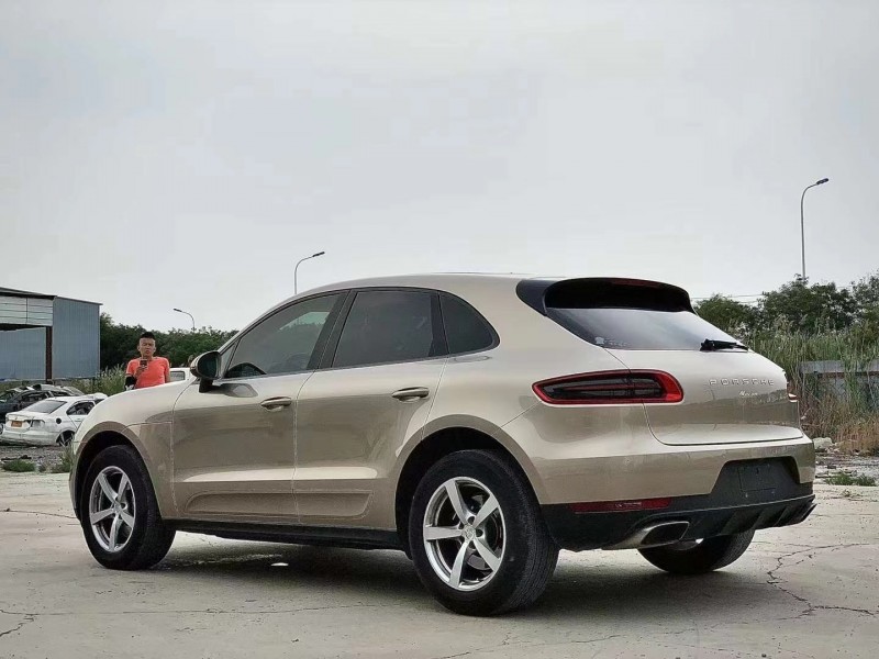 天津17年保時捷Macan8
