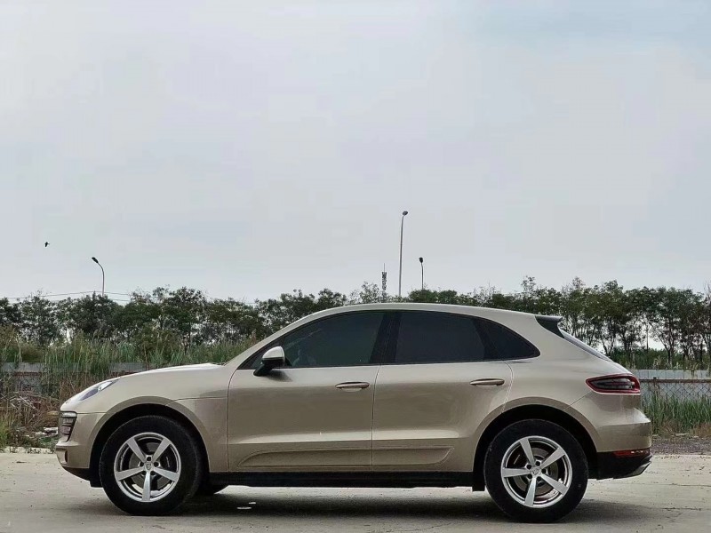 天津17年保時捷Macan7