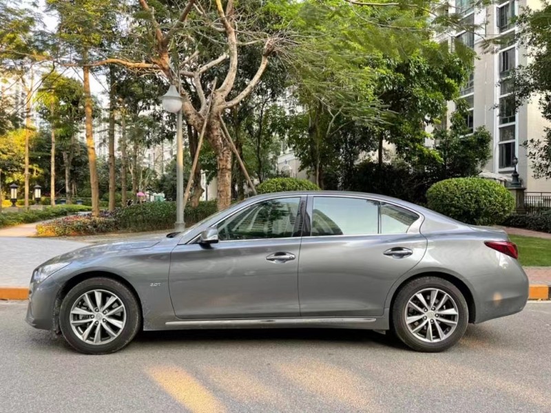 珠海20年英菲尼迪Q50L7