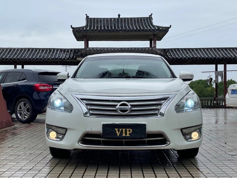 荊州15年日產天籟1