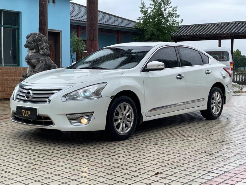 荊州15年日產天籟2