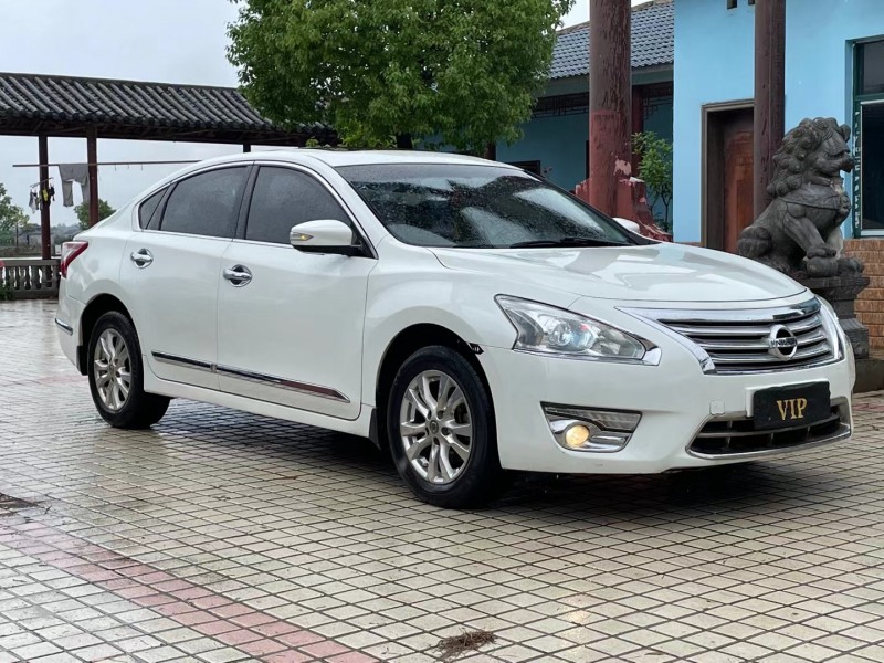 荊州15年日產天籟3