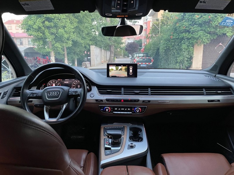 青岛18年奥迪Q75