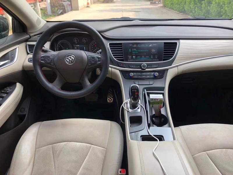 青岛17年别克君越6