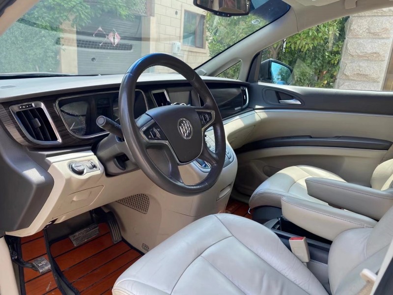 青岛16年别克GL85