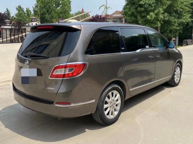 青岛16年别克GL82