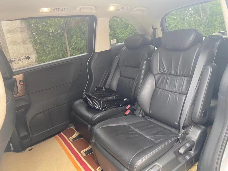 青岛17年本田奥德赛2