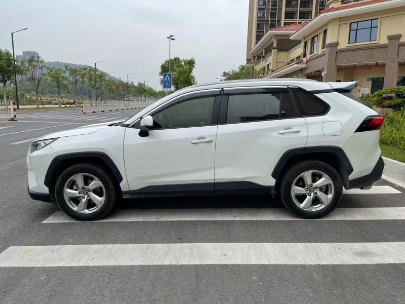 广州20年丰田RAV4荣放4