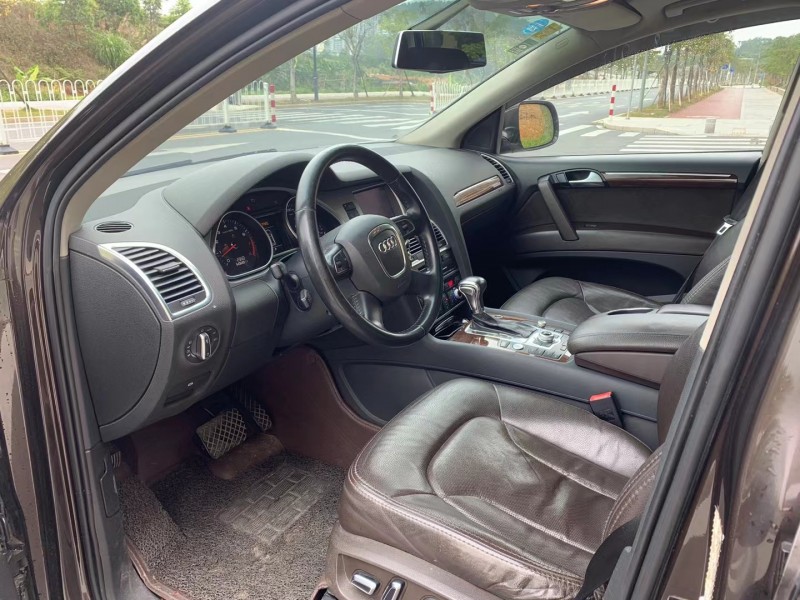 广州12年奥迪Q75