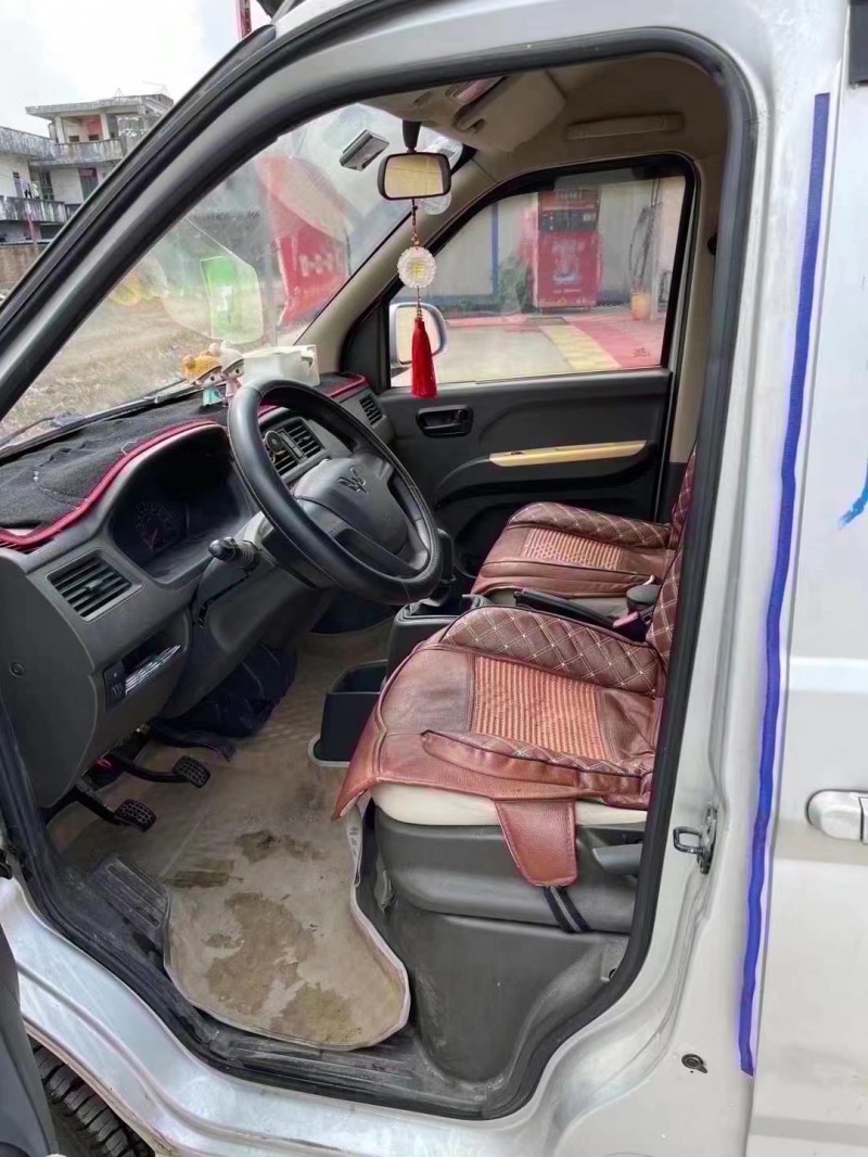 廣州15年五菱汽車宏光5