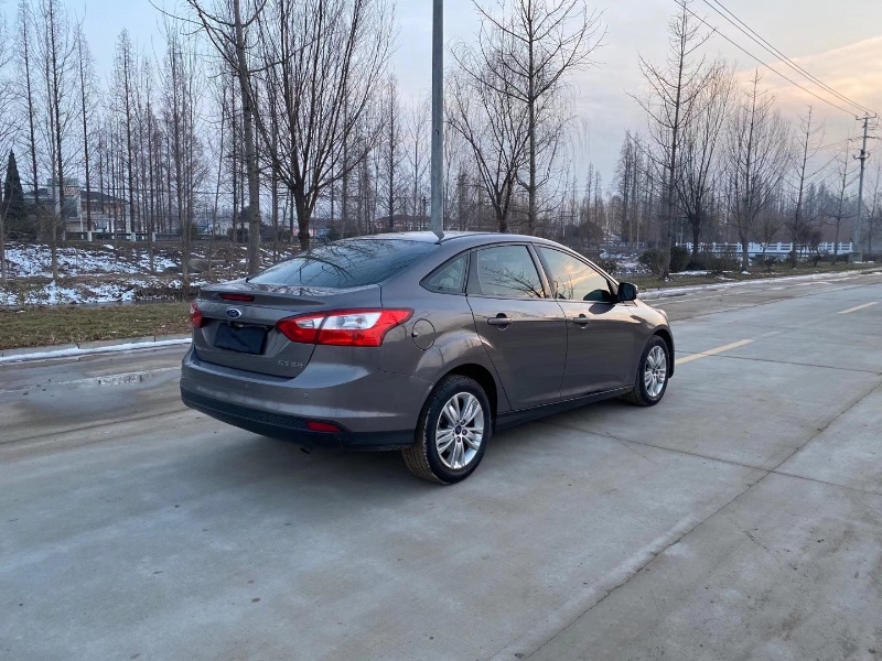 徐州14年福特福克斯5