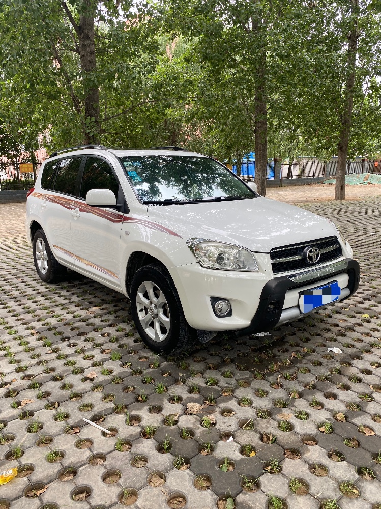 聊城11年豐田RAV47