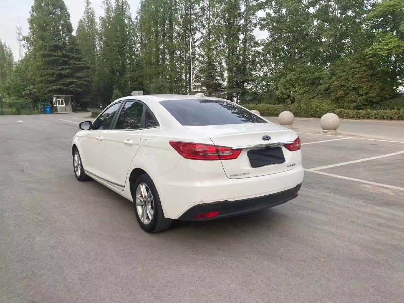 徐州19年福特福睿斯4