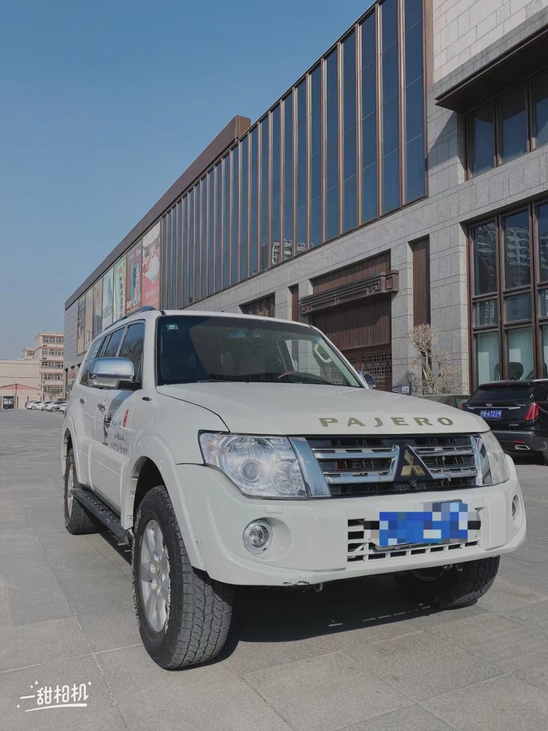 保定12年三菱帕杰罗8