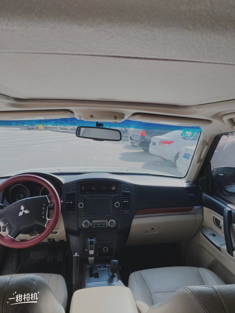 保定12年三菱帕杰罗3