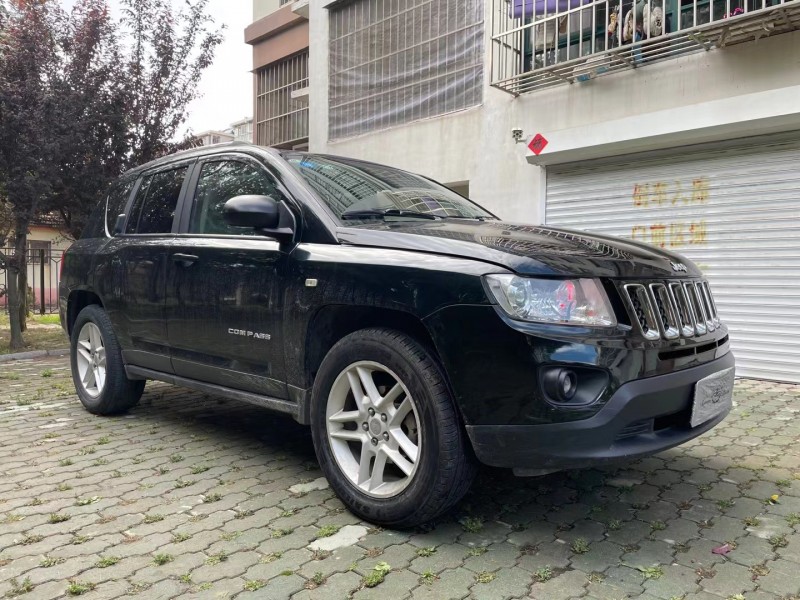 青島13年Jeep指南者3