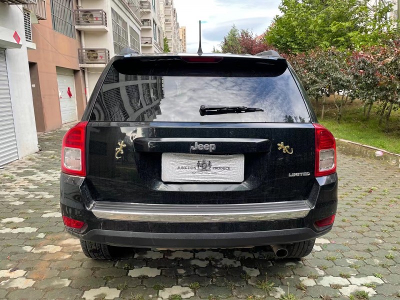 青島13年Jeep指南者5