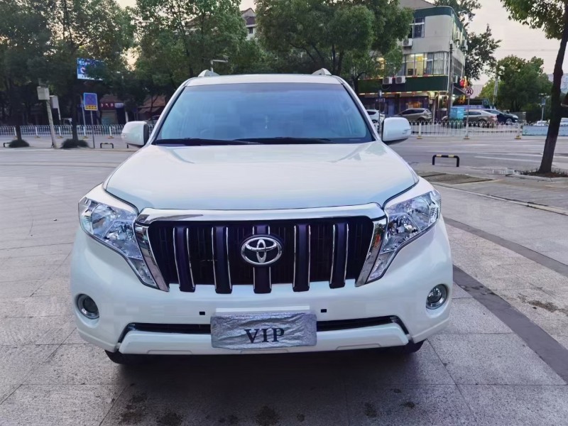 武汉17年丰田普拉多9