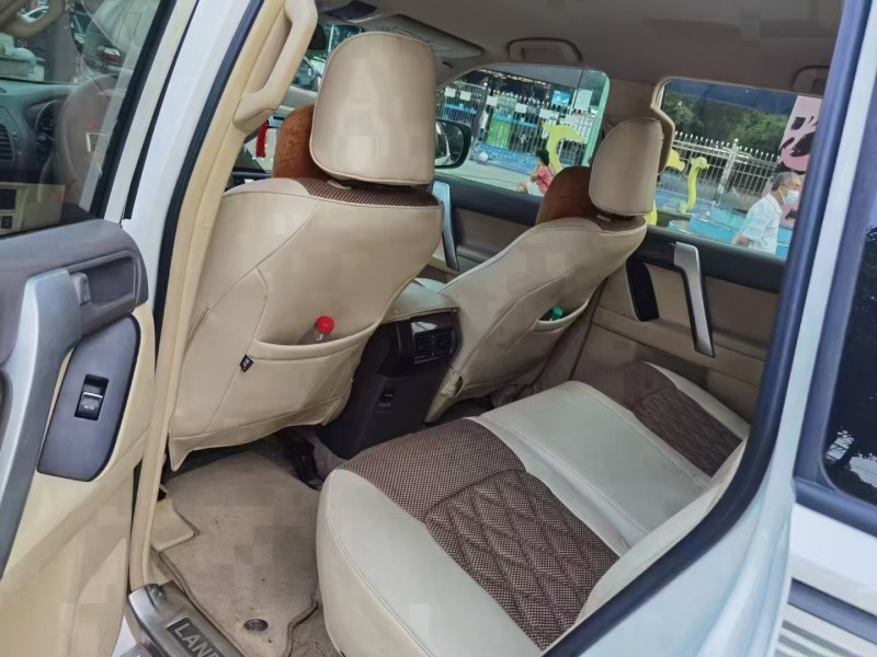 武汉17年丰田普拉多4