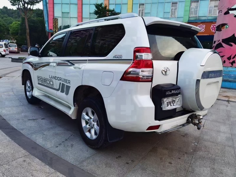 武汉17年丰田普拉多2