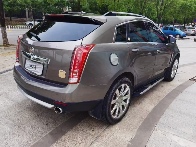 武汉12年凯迪拉克SRX3