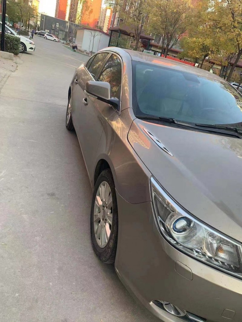 邢台13年别克君越5