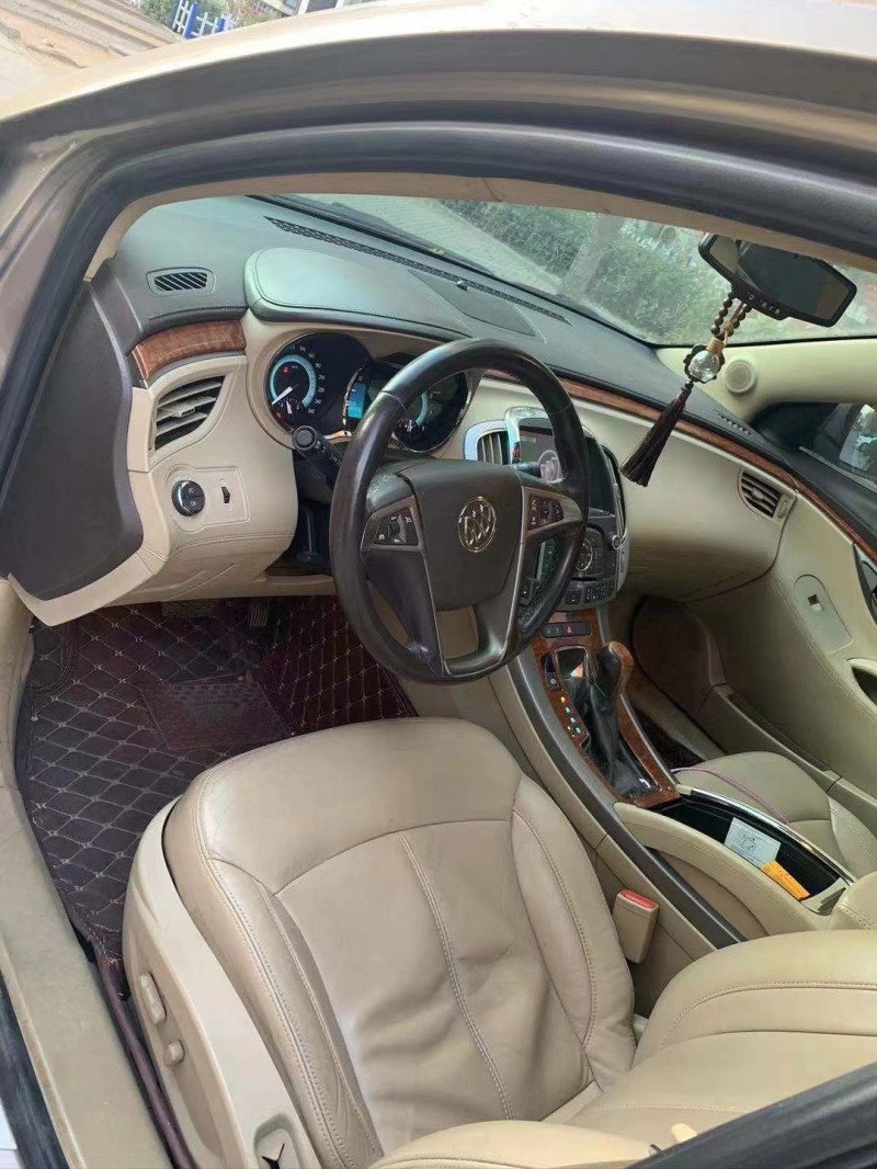 邢台13年别克君越4