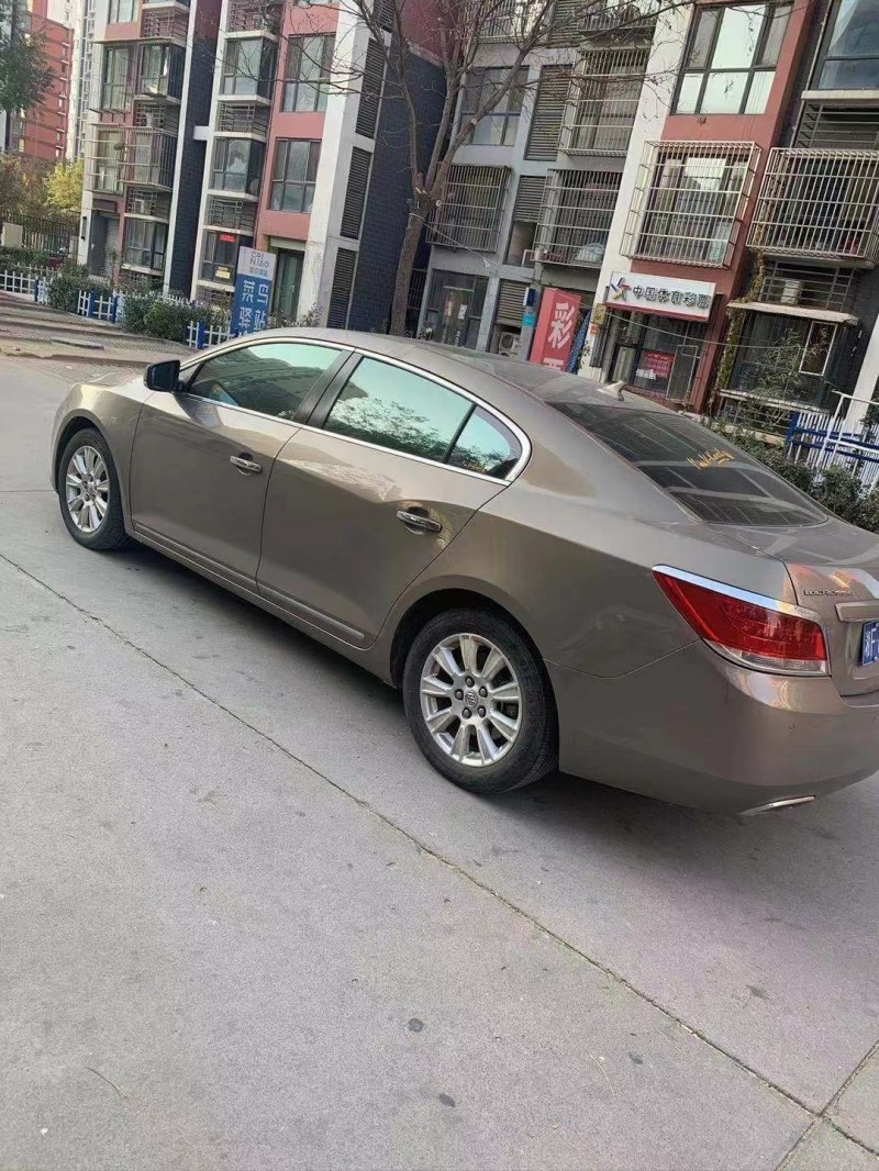 邢台13年别克君越1