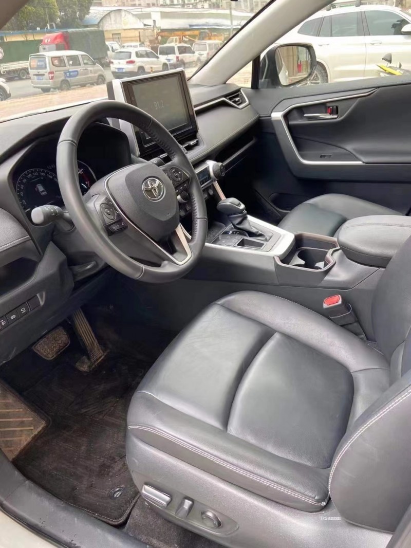 孝感21年豐田RAV4榮放5