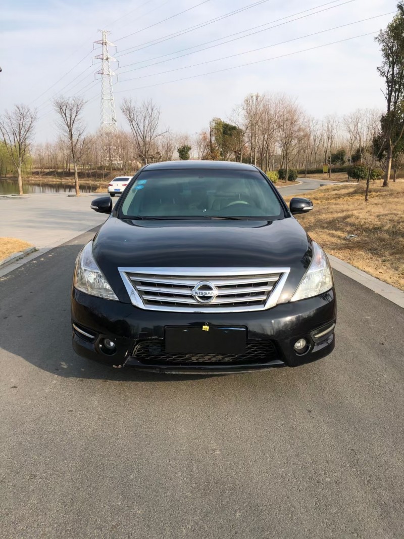 徐州抵押车12年日产天籁出售