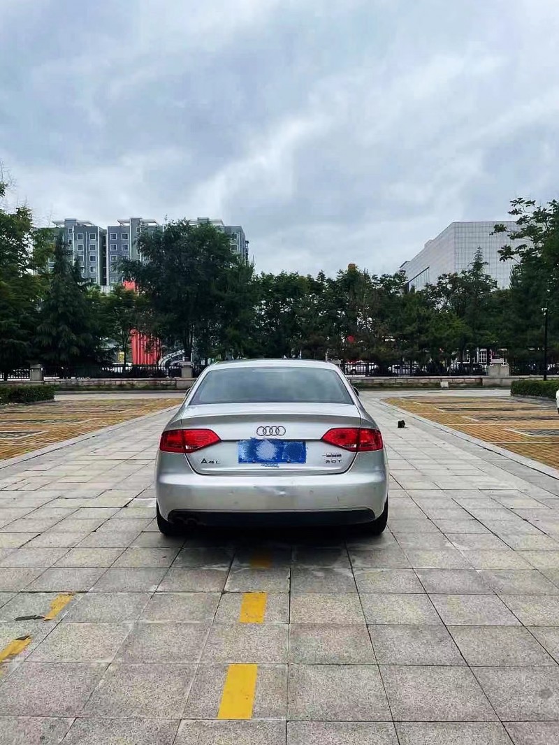 煙臺09年奧迪A4L9