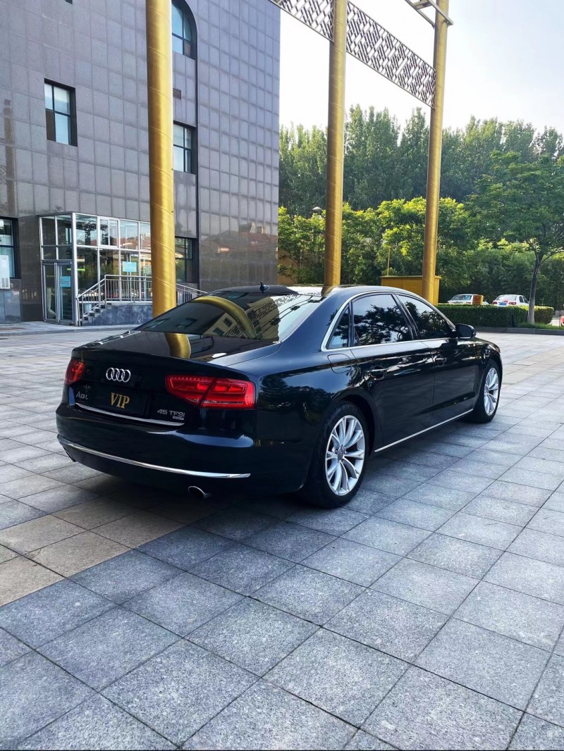 煙臺12年奧迪A8L8