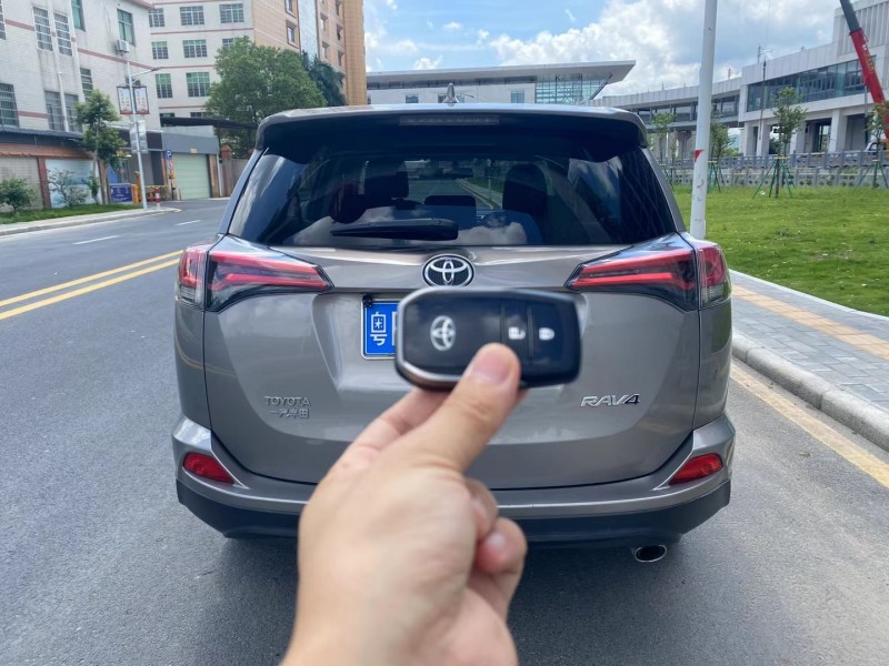广州19年丰田RAV4荣放5