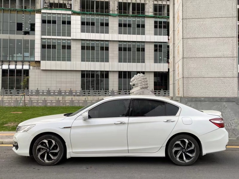 广州17年本田雅阁4