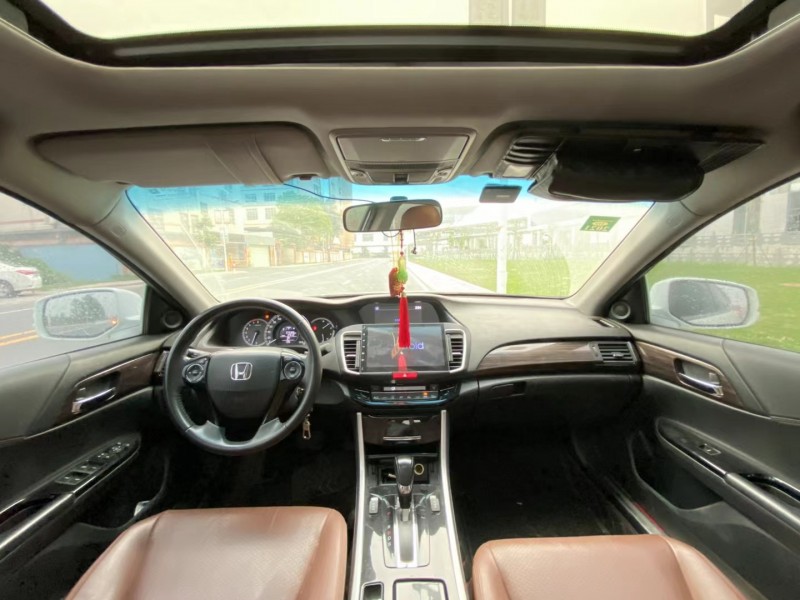 广州17年本田雅阁6