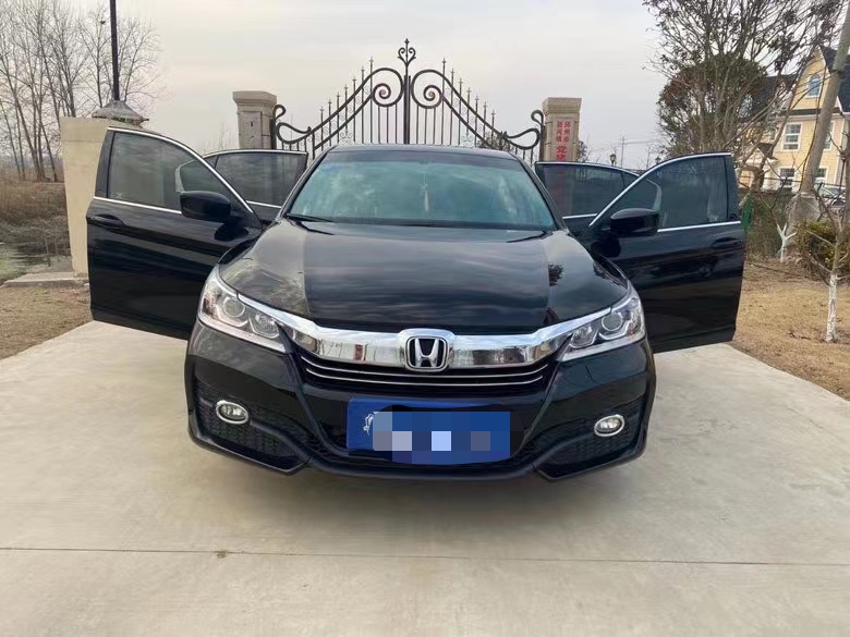徐州17年本田雅阁8