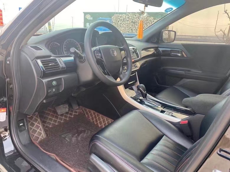 徐州17年本田雅阁5