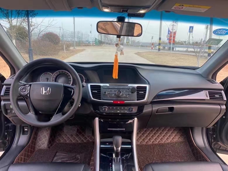 徐州17年本田雅阁2