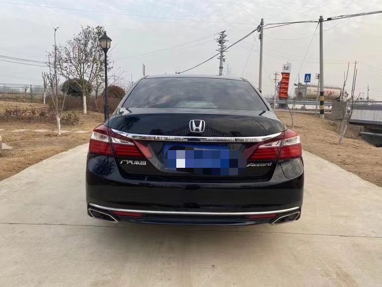 徐州17年本田雅阁1