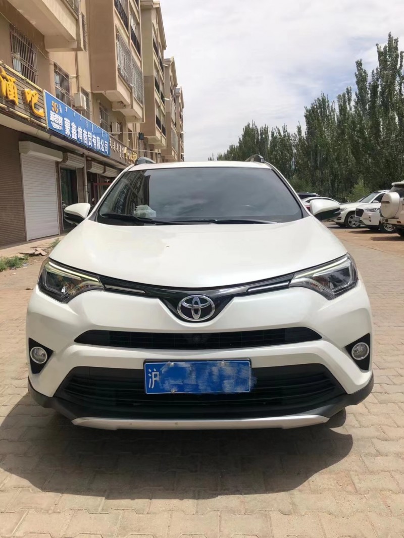 呼和浩特17年豐田RAV4榮放1