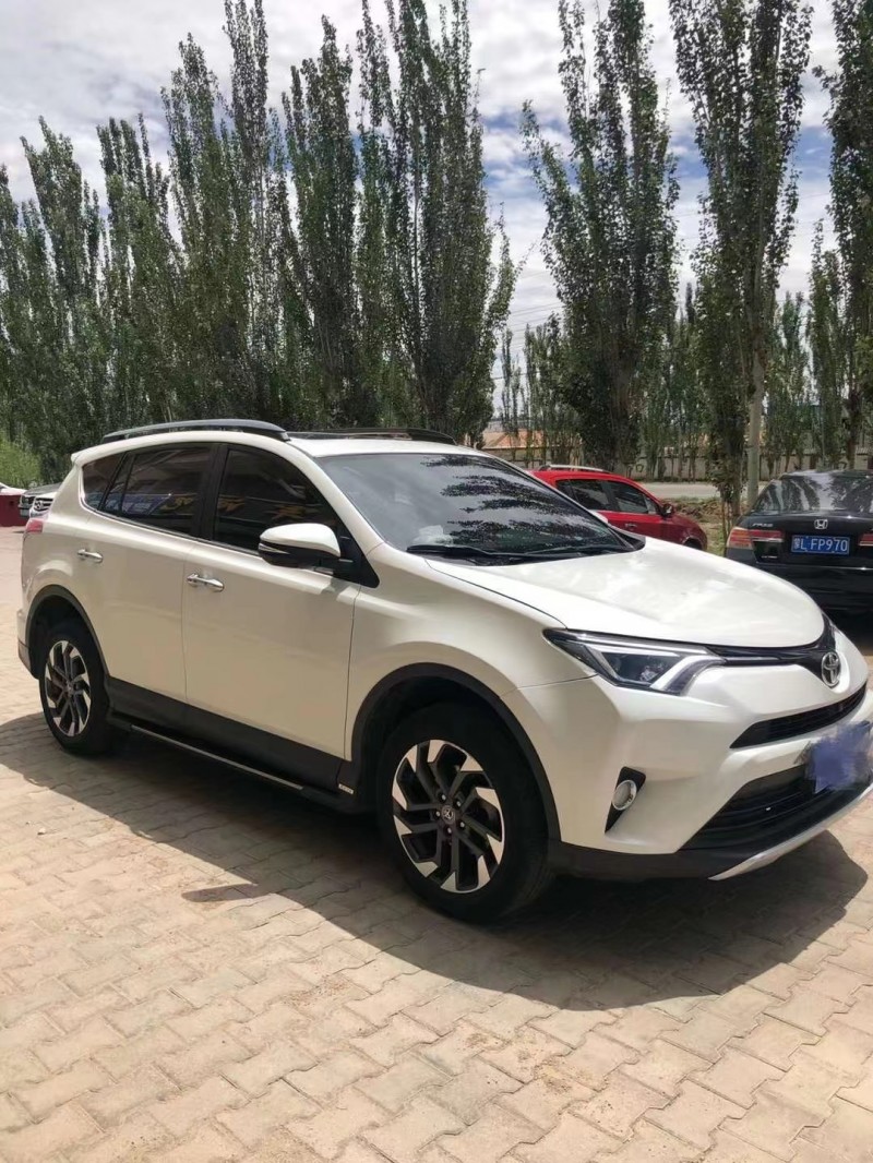 呼和浩特17年豐田RAV4榮放2