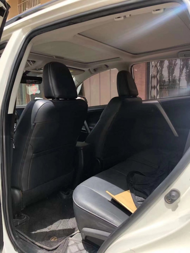 呼和浩特17年豐田RAV4榮放4