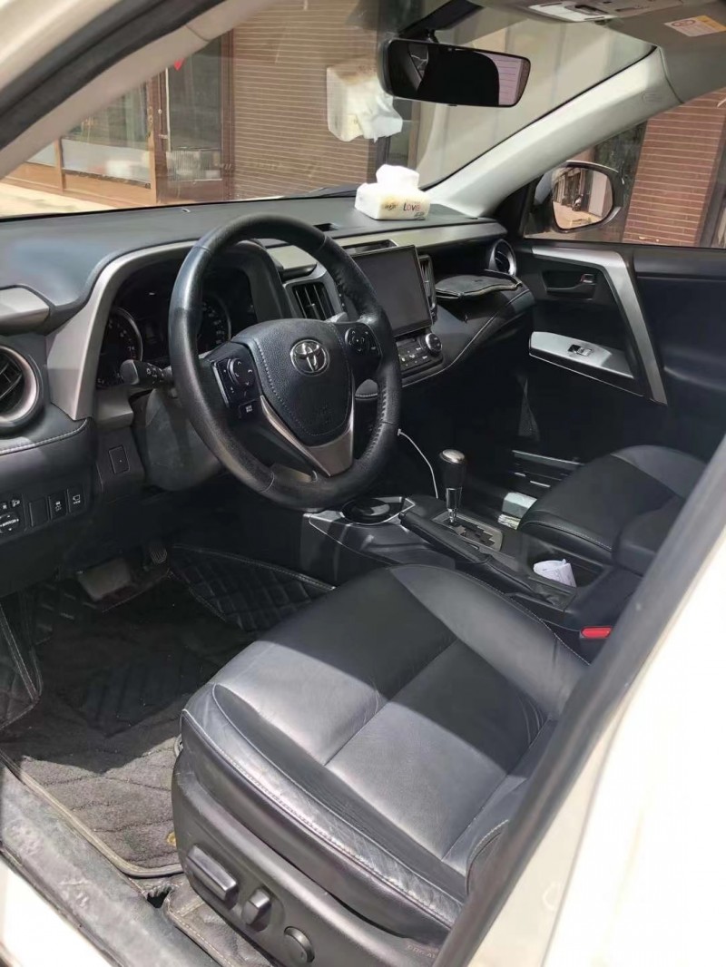 呼和浩特17年豐田RAV4榮放3