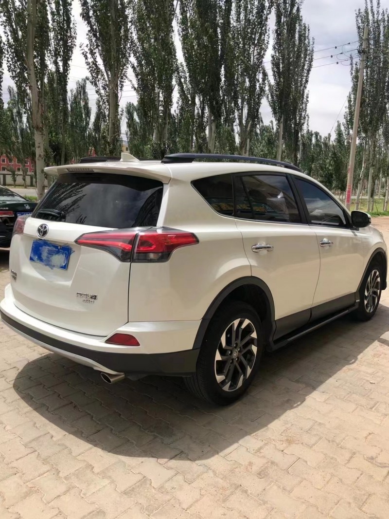 呼和浩特17年豐田RAV4榮放7