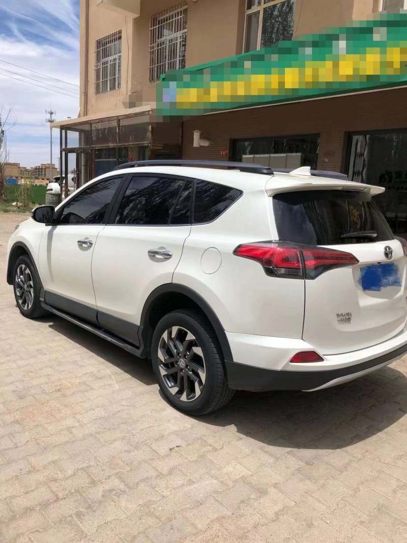 呼和浩特17年豐田RAV4榮放9