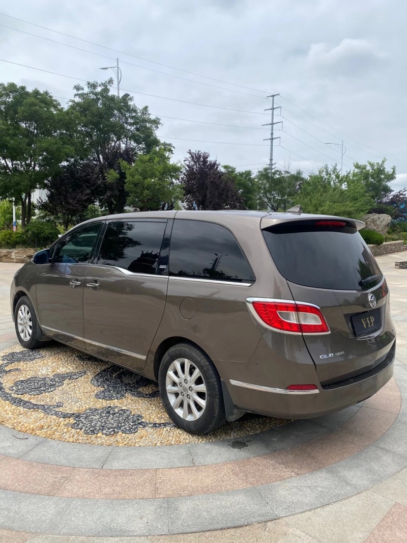 青岛13年别克GL84