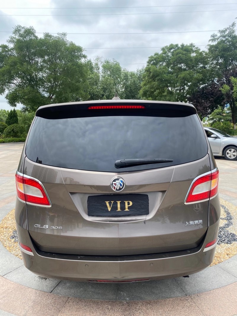 青岛13年别克GL82