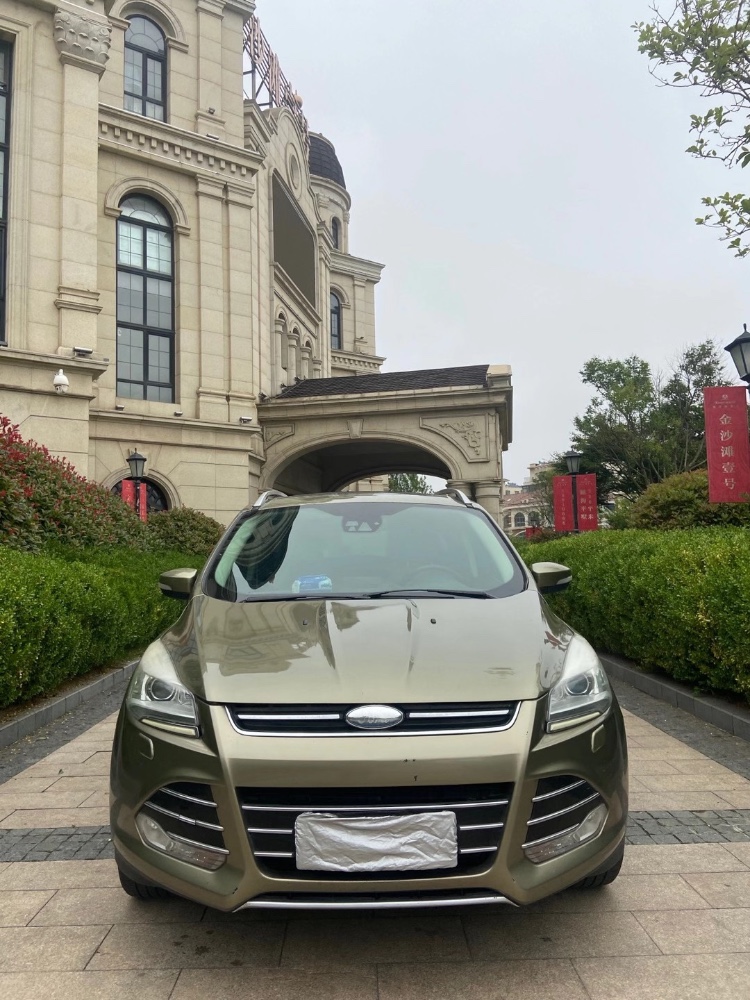 青岛13年福特翼虎1