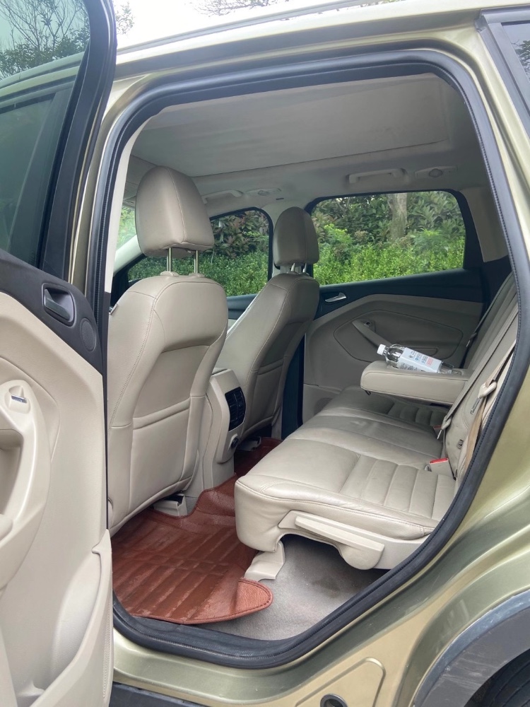 青岛13年福特翼虎6